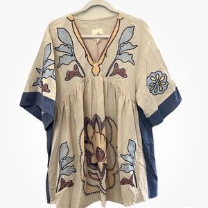 Umgee Embroidered Beige and Blue Women's dress sz small